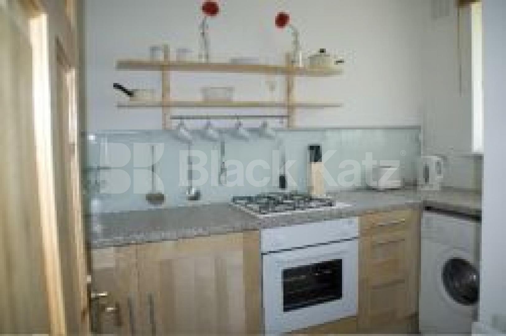 			Studio Apartment, 1 bath, 1 reception Flat			 Kilburn Lane, QUEENS PARK W10